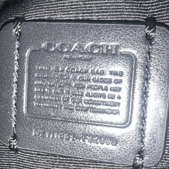 Coach Blake 20 Crossbody Black Pebbled Leather Gold Hardware - Picture 7 of 8